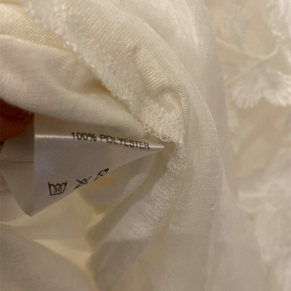 PAPA 🇨🇦 Sleeveless Top Sz M Beautiful Detail White Wedding Bridal - Picture 6 of 8